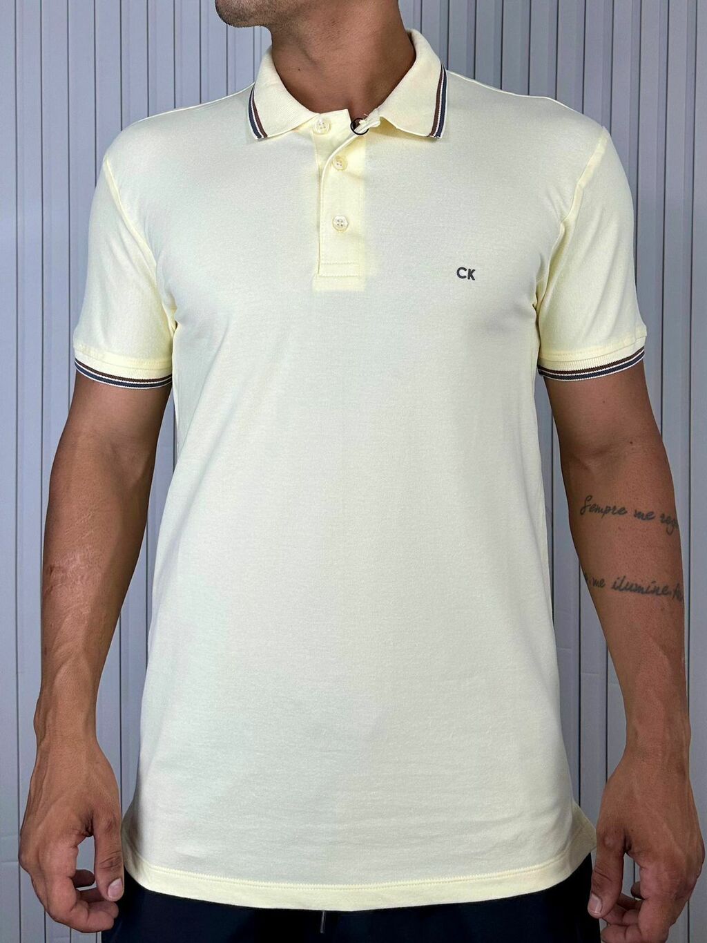 whatsapp-image-2025-02-06-at-11-25-41-1-bcda2aa53091bd6f2f17388685744113-1024-1024 Polo Calvin Klein 2025 Amarelo P - Imagem 1
