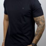 Camiseta Dom Vigor - Gola Cruzada Preto M